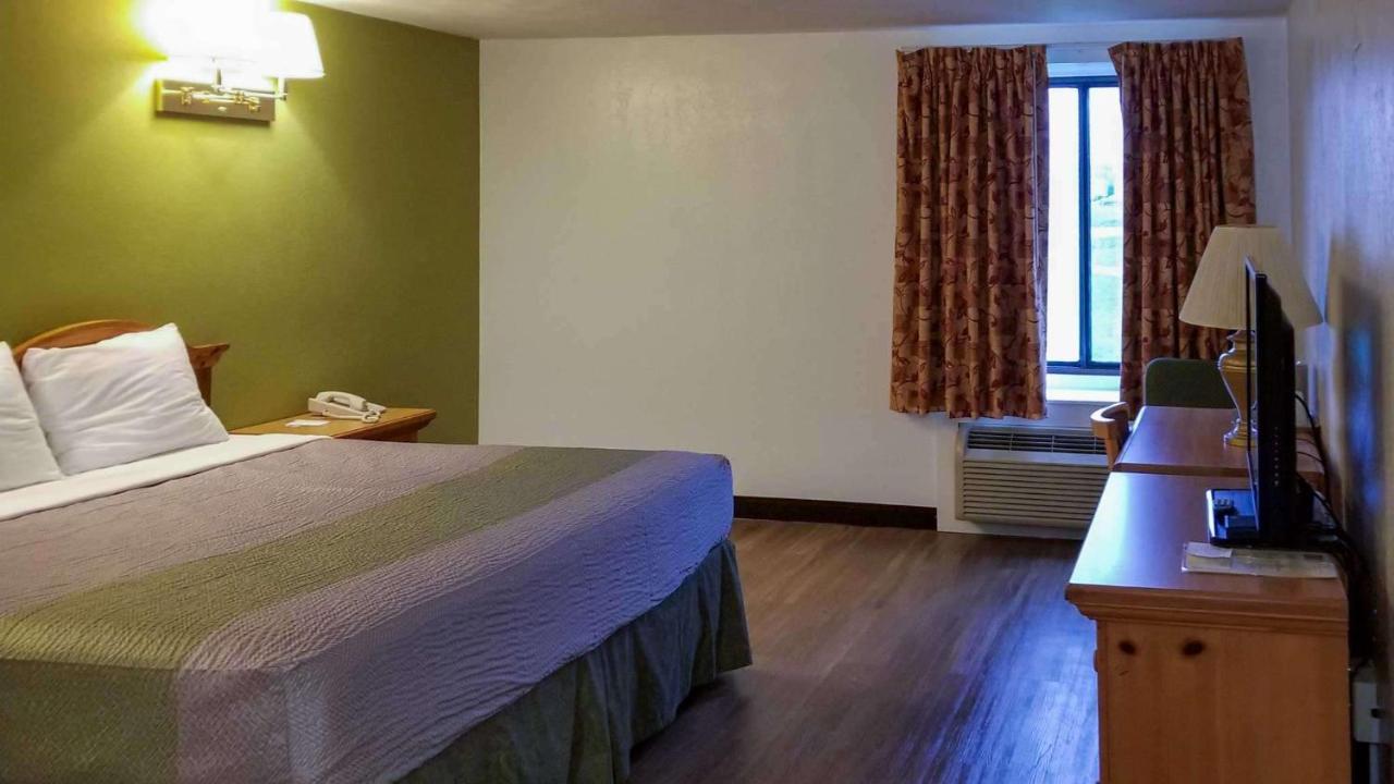 Hotel Oriskany Extérieur photo